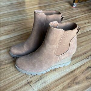 Women’s universal thread bootie